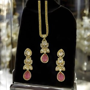 Kazaara “Pink Leaf” Pendant Set