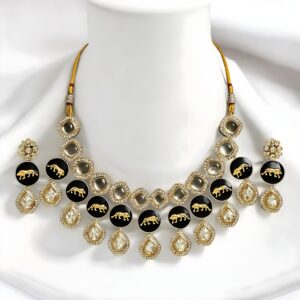 Kazaara | The Huntress Kundan & Enamel Neckles Set