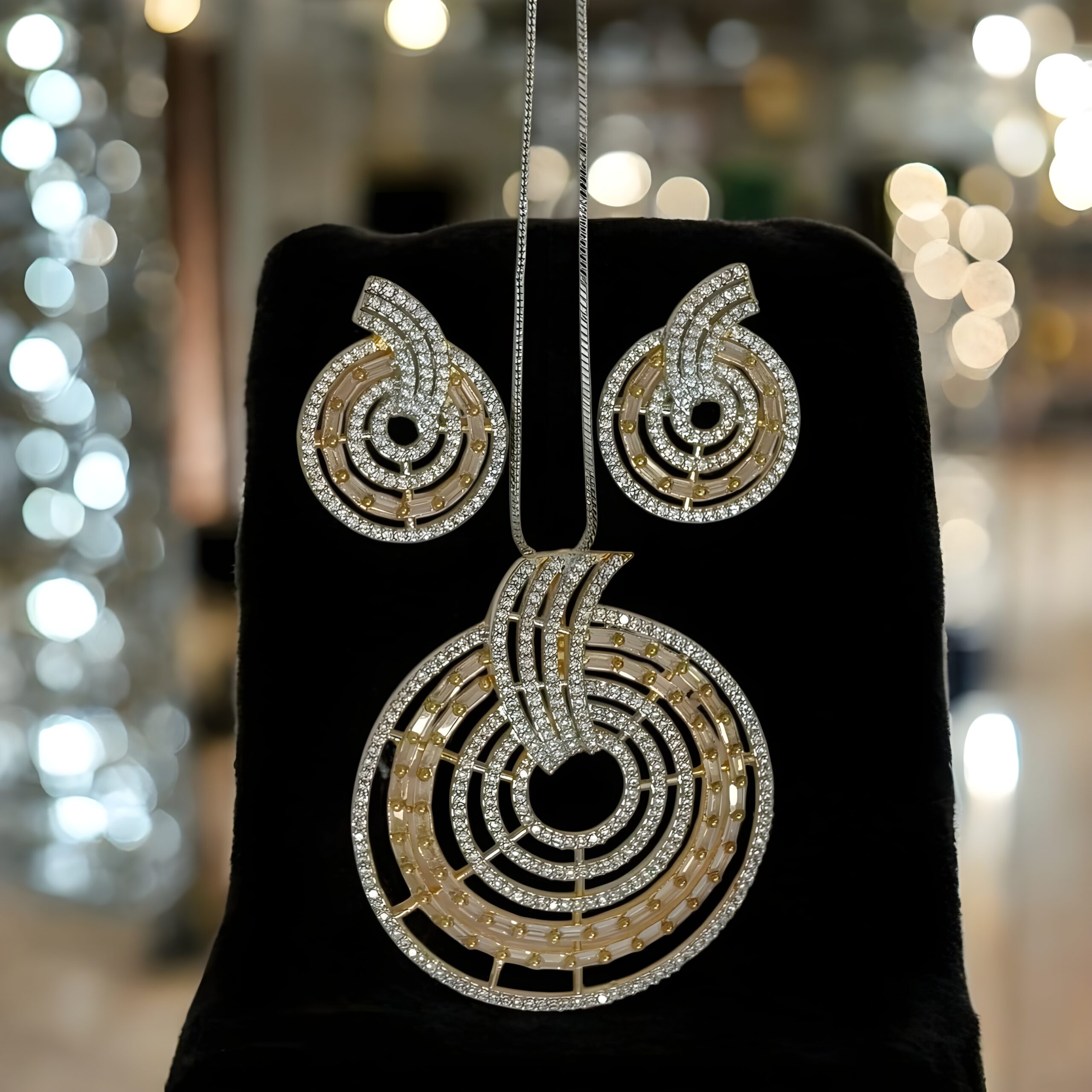 Kazaara | The Cosmic Swirl AD Pendant Set