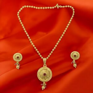 Kazaara | Golden Bloom Pendant Set
