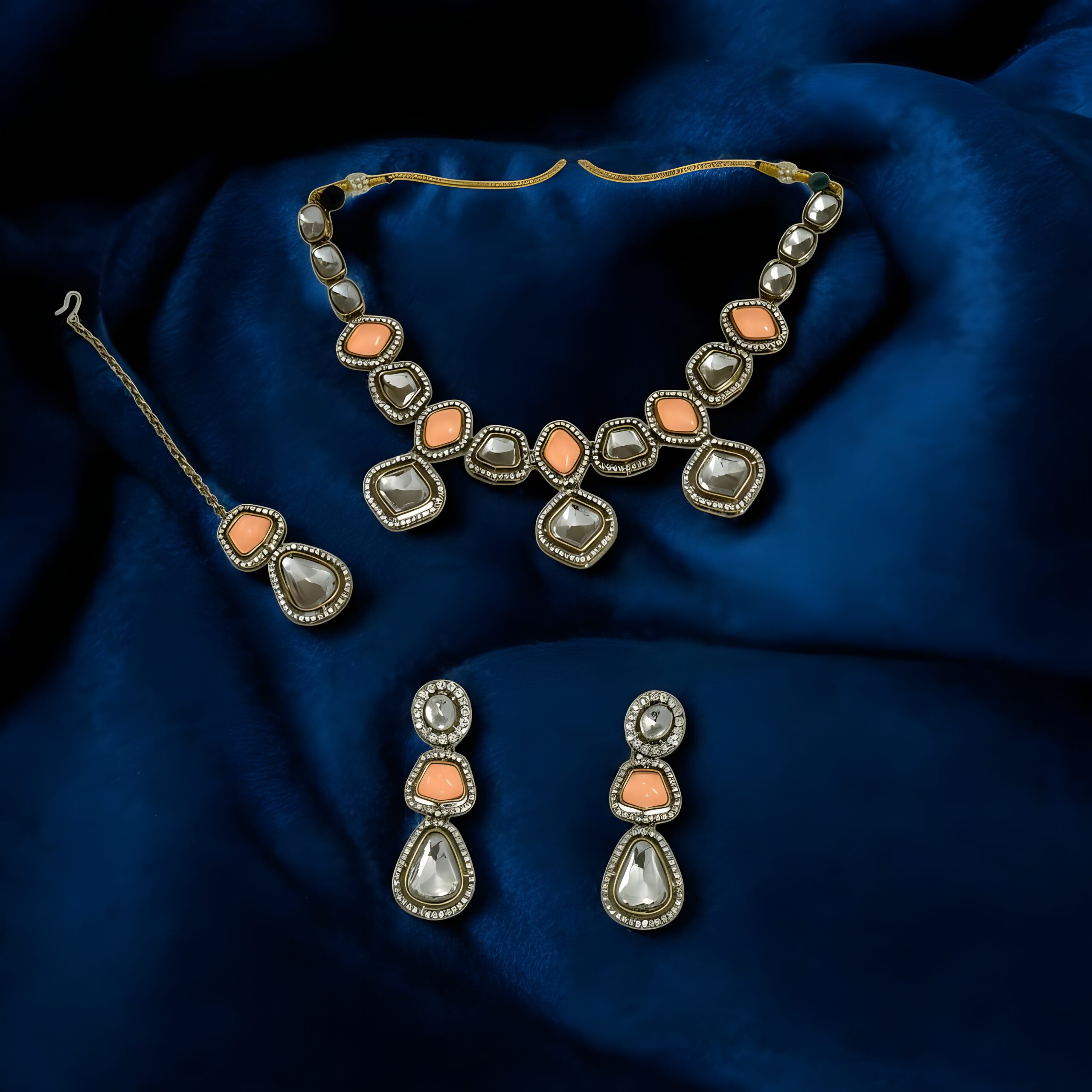 Kazaara | The Coral Bloom Kundan Ensemble - Image 2