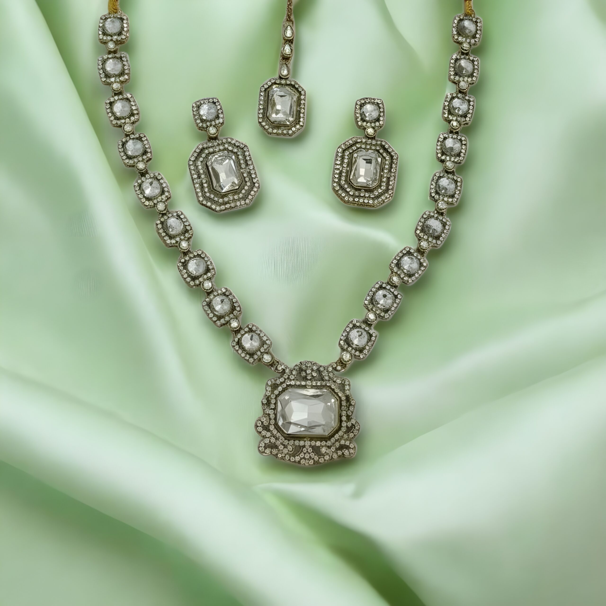 Kazaara | The Imperial Gleam Kundan Ensemble - Image 2