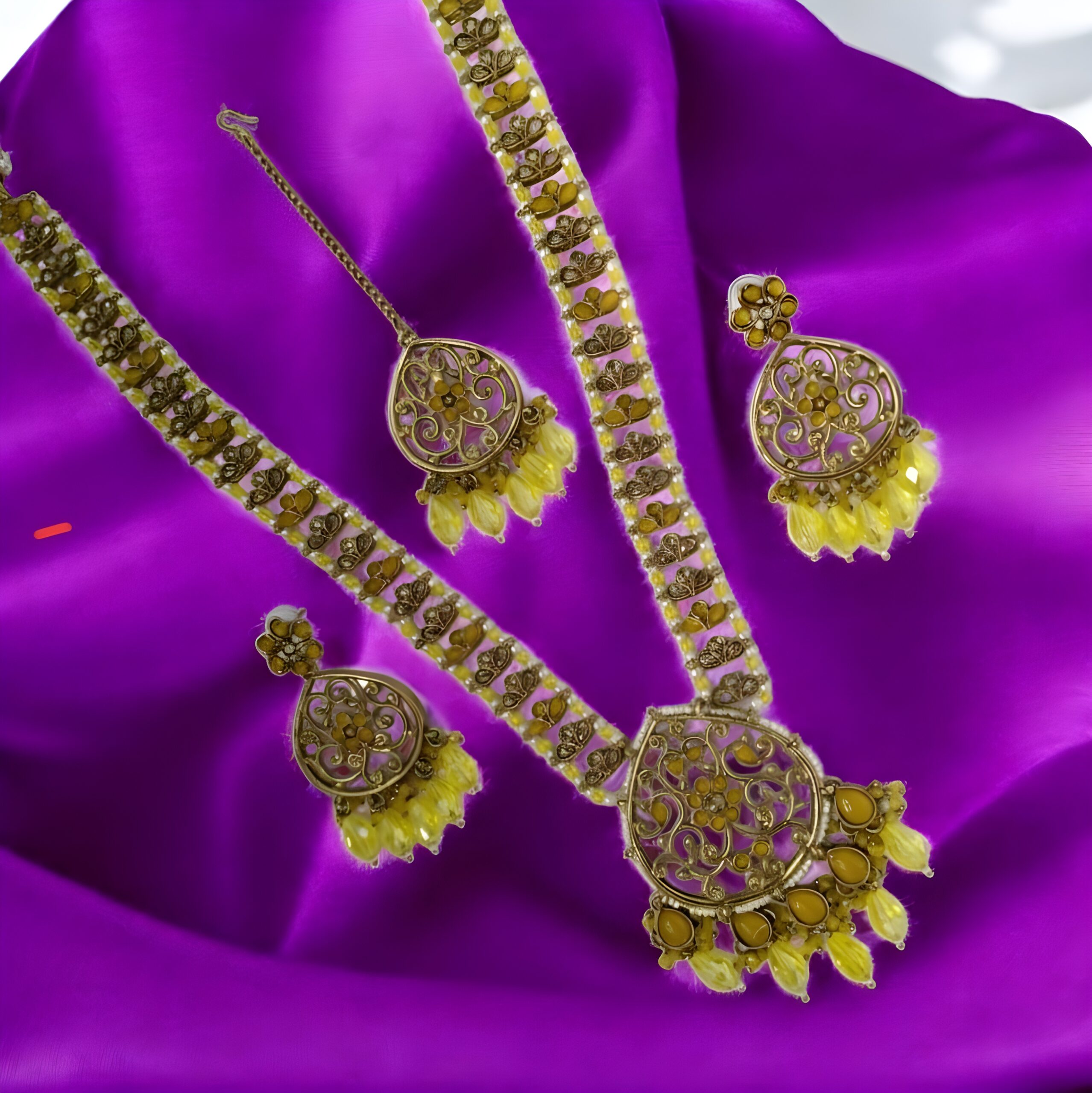 Kazaara | Saffron Blooms Necklace Set - Image 4